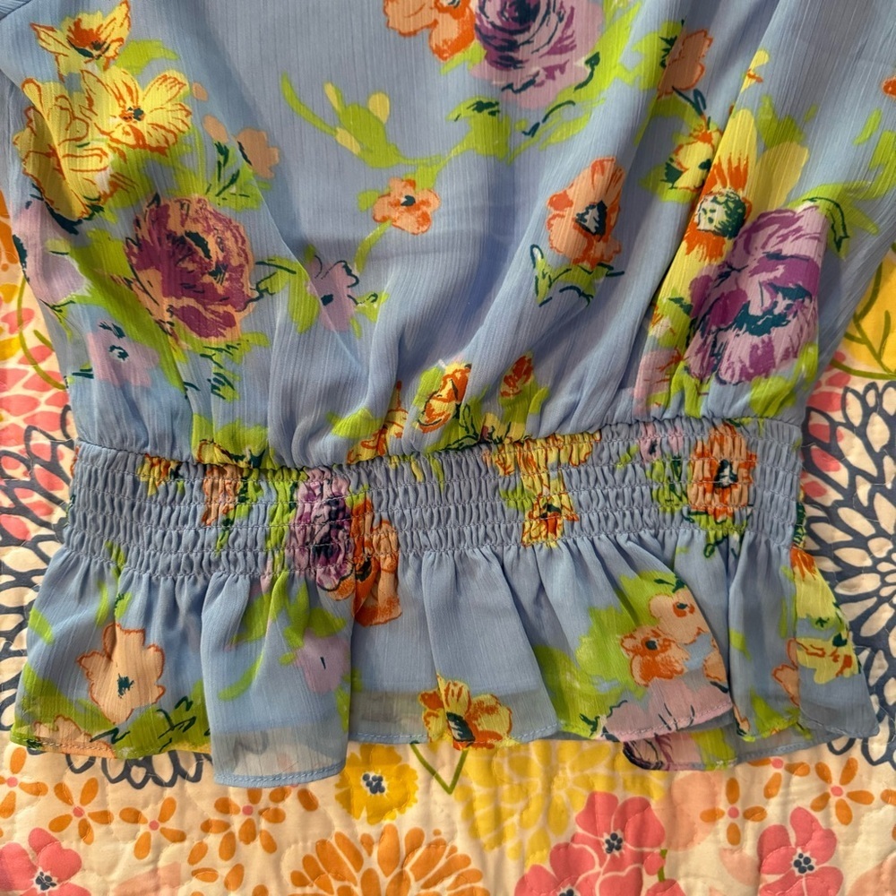 NWOT Xs wayf floral blouse - Picture 3 of 4